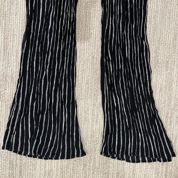 Fashion nova jumpsuit (S) - Picture 8 of 13